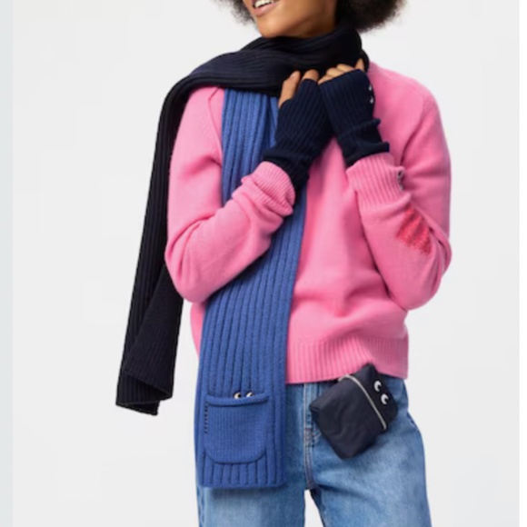 Anya Hindmarch Uniqlo collab blue touch of wool heattech knitted stole scarf NWT - Picture 2 of 9